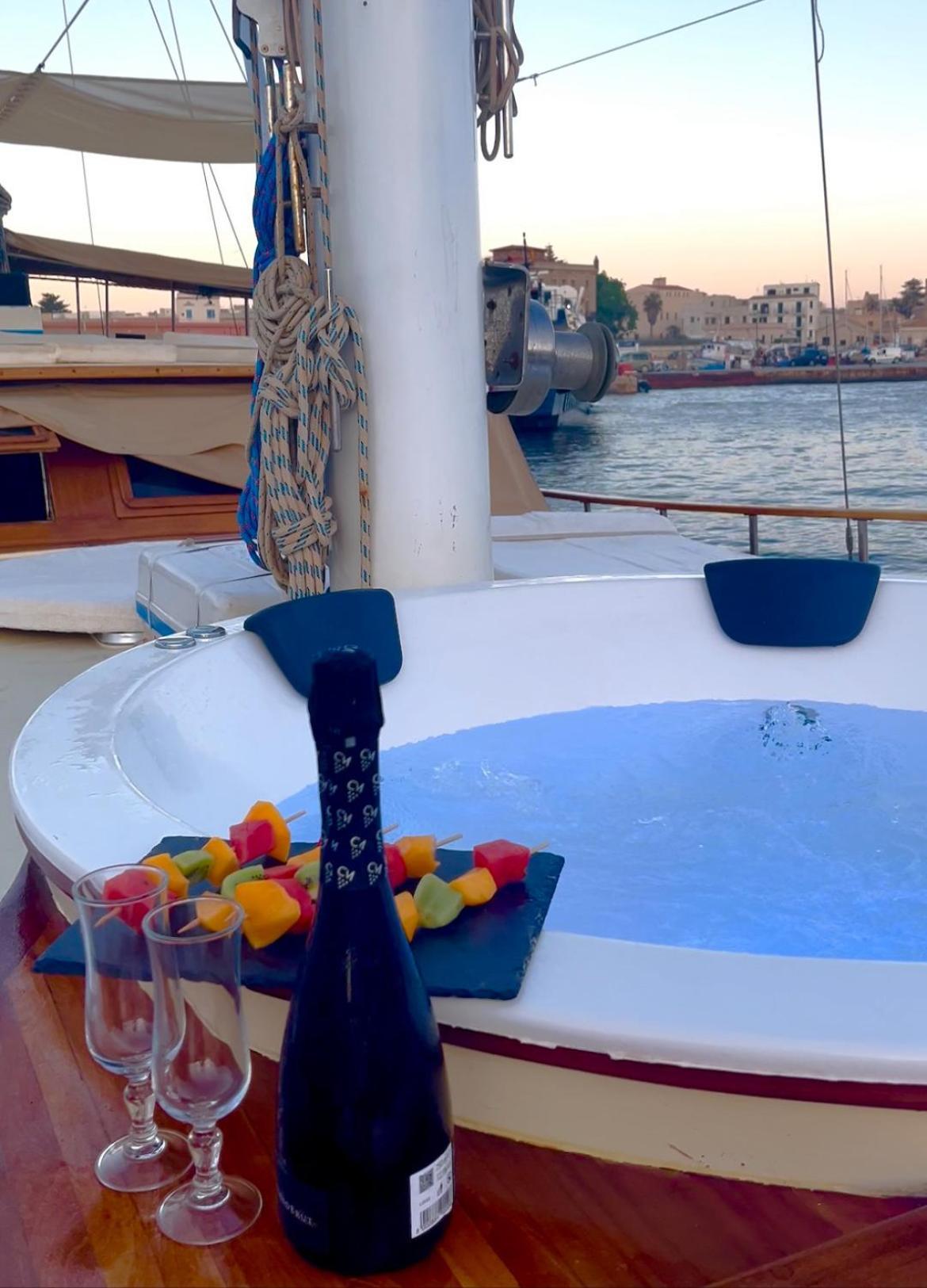 Hotel Sicily Sea Charter Hande Capo Galera Palermo Esterno foto